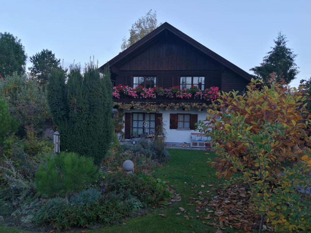 Apartment HAUS MERLIN am Böckelsberg Weimar  Exterior foto